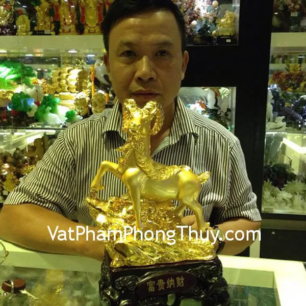 Chú Thống - khách hàng mua tượng dê H030G