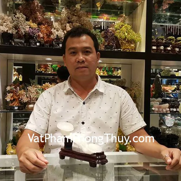 Anh Bảo - khách hàng mua gậy như ý bạch ngọc lớn M066
