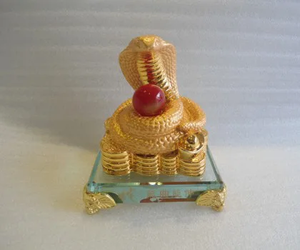 Rắn vàng kim, bồn tụ bảo, đế thủy tinh- Tài vận trường hồng E107