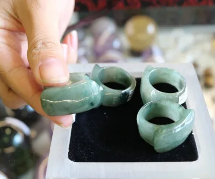 Nhẫn bản trơn ni lớn ngọc phỉ thúy S6878