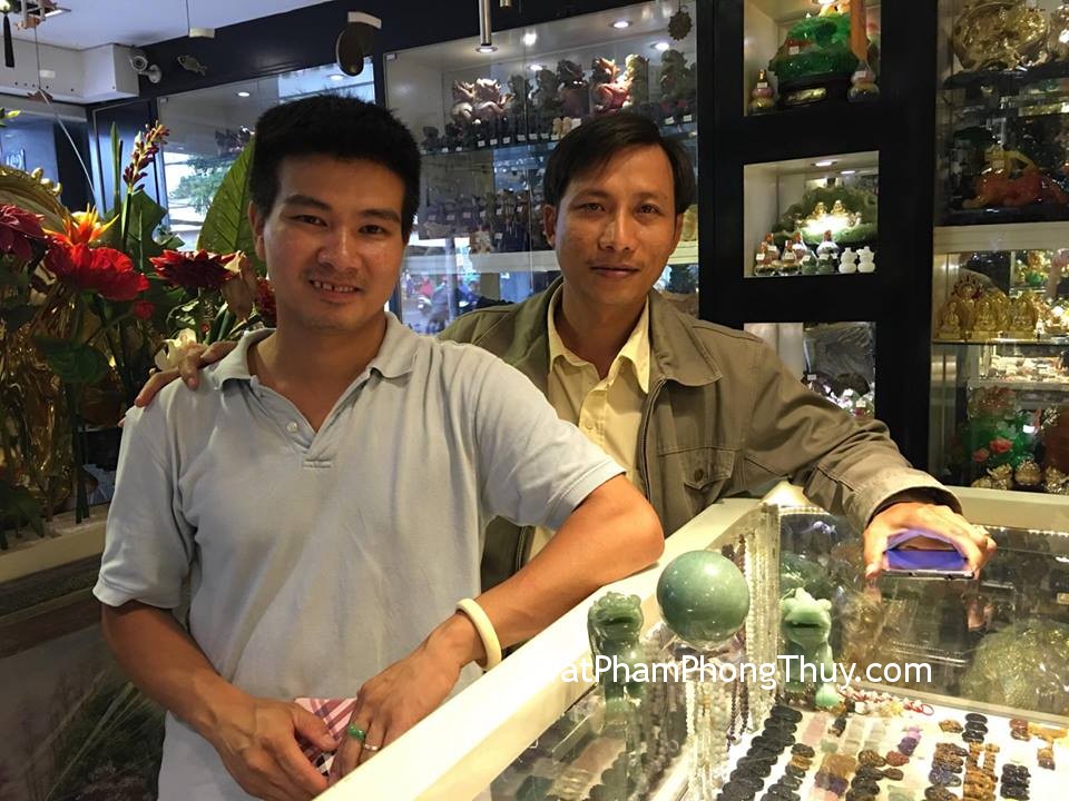 Anh Bảy - khách hàng mua cặp Tỳ Hưu M167, quả cầu Đông Linh QC202-S5-1675