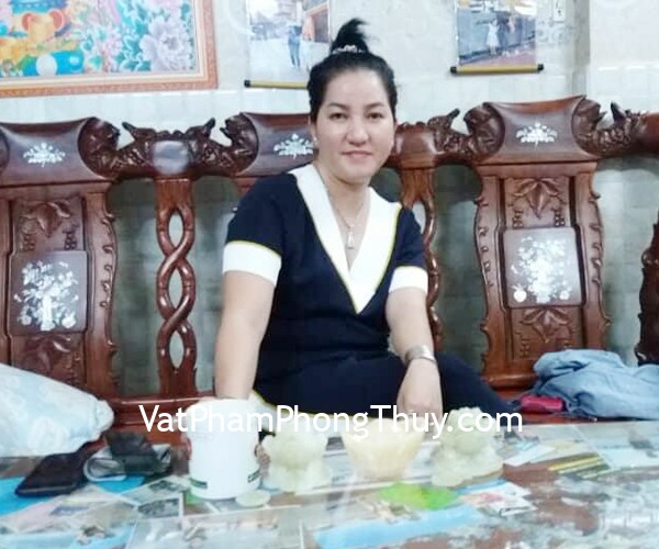 Chị Vân - khách hàng mua Thiềm thừ cẩm thạch CTT-S, Nguyên bảo hoàng long M152